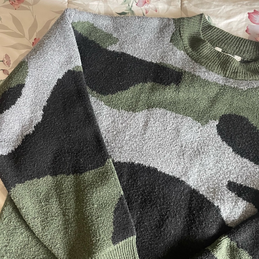 Camo Sweater - Picture 2 of 5